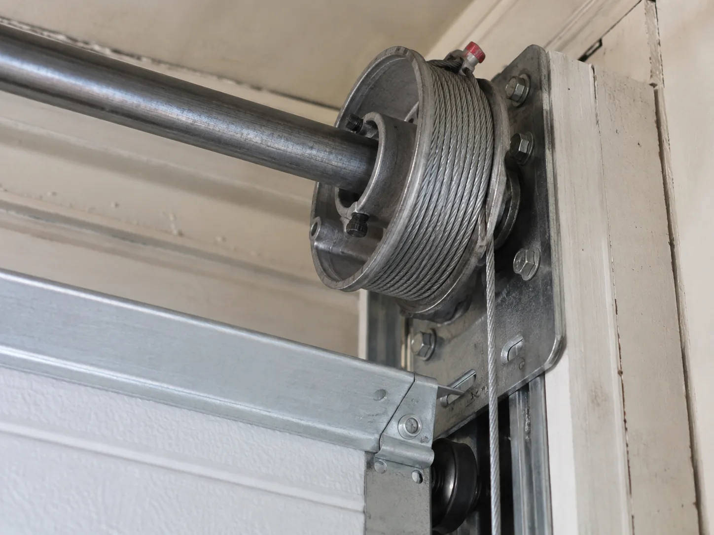 Cable Repair for East Port Orchard's 1970s Garage Doors in Port Orchard
