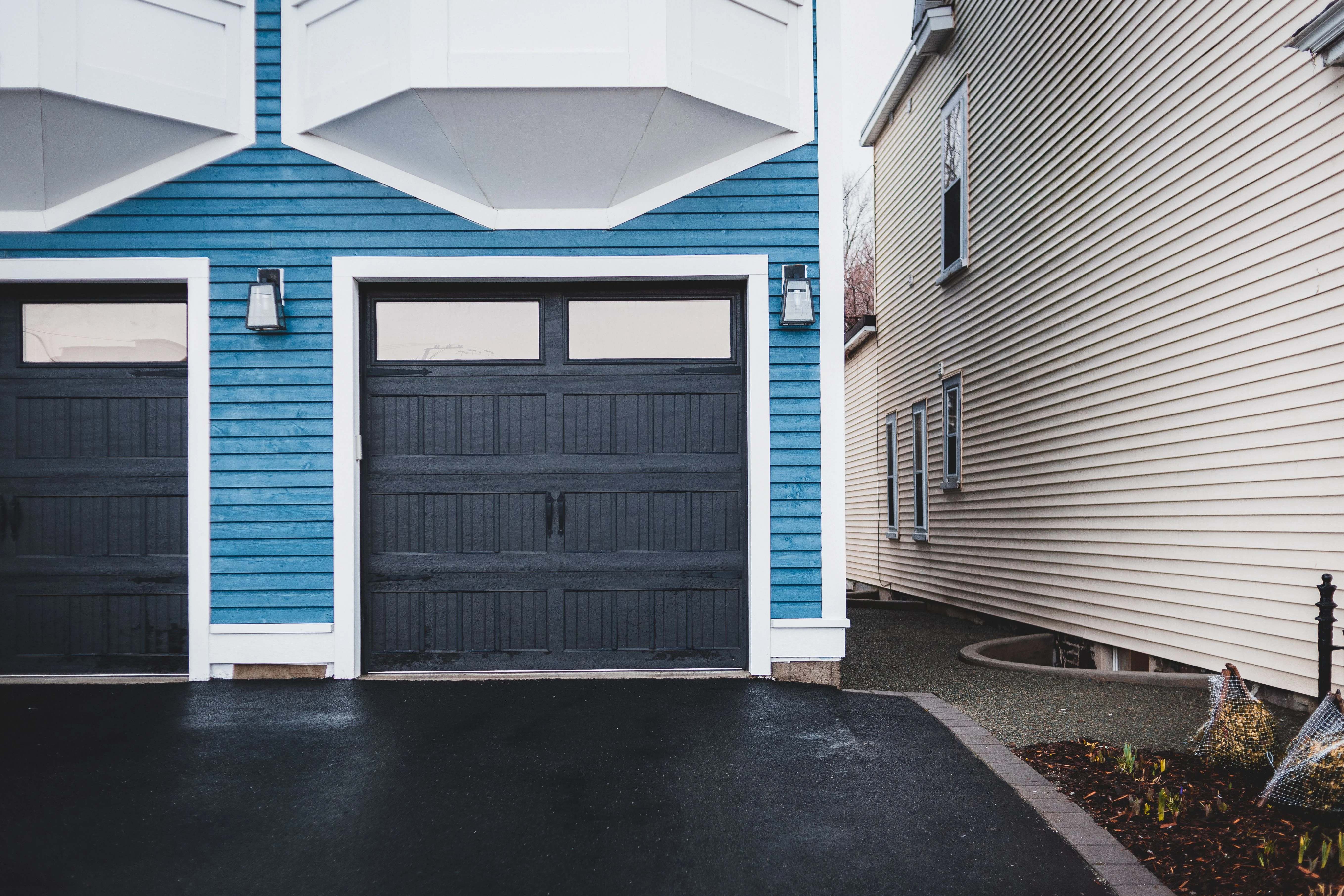 Residential garage door in Indianola