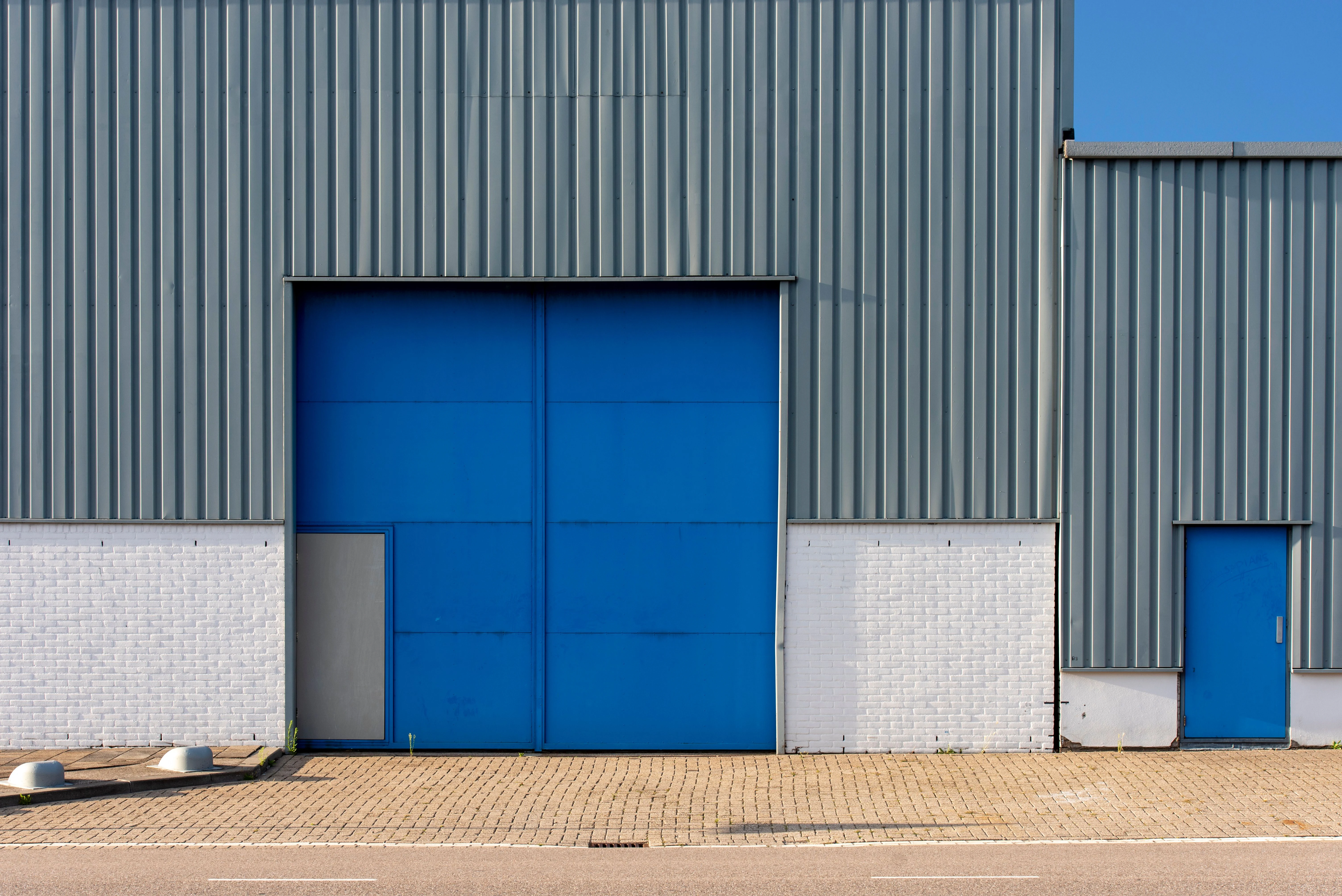 Residential garage door in Port Orchard